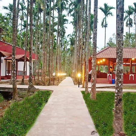 La Flora Prakruth Resort Coorg Madikeri Bagian luar foto