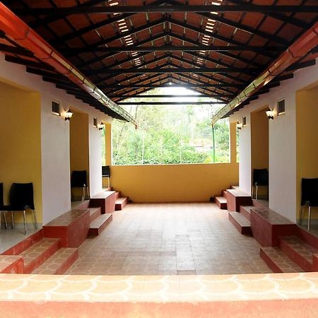 La Flora Prakruth Resort Coorg Madikeri Bagian luar foto