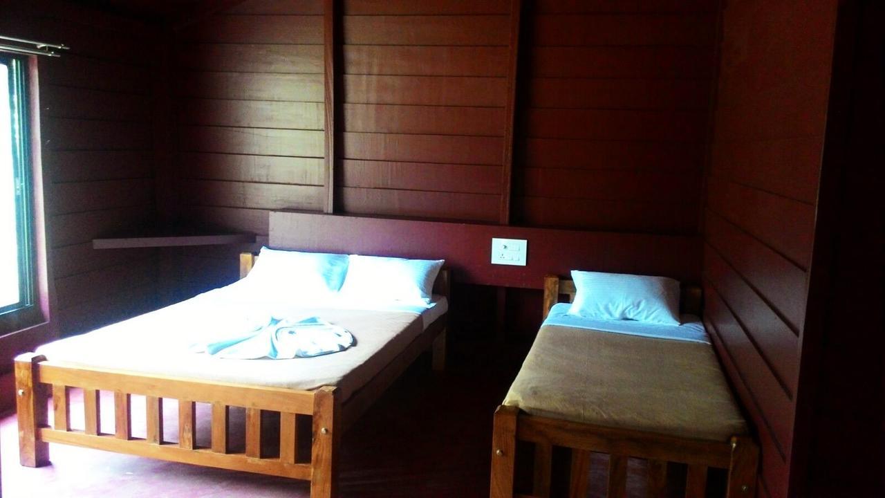 La Flora Prakruth Resort Coorg Madikeri Bagian luar foto