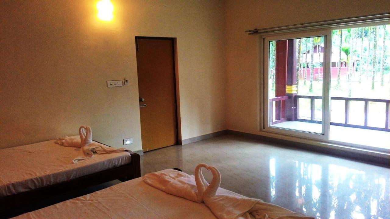 La Flora Prakruth Resort Coorg Madikeri Bagian luar foto