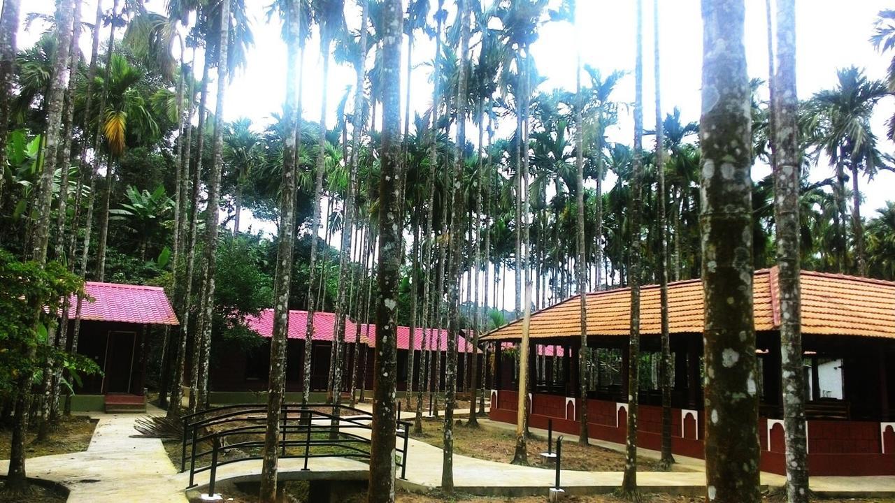 La Flora Prakruth Resort Coorg Madikeri Bagian luar foto