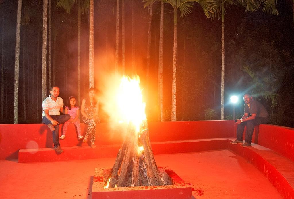 La Flora Prakruth Resort Coorg Madikeri Bagian luar foto