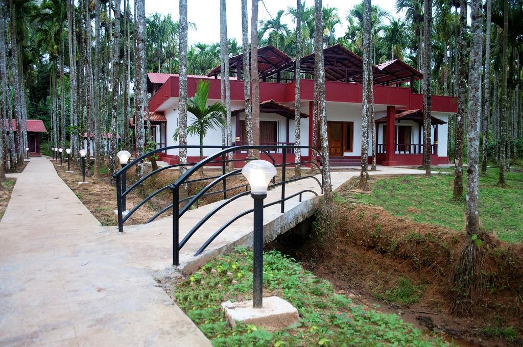 La Flora Prakruth Resort Coorg Madikeri Bagian luar foto