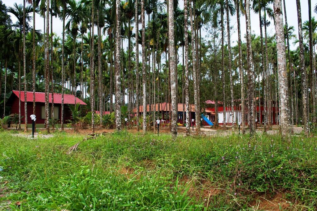 La Flora Prakruth Resort Coorg Madikeri Bagian luar foto