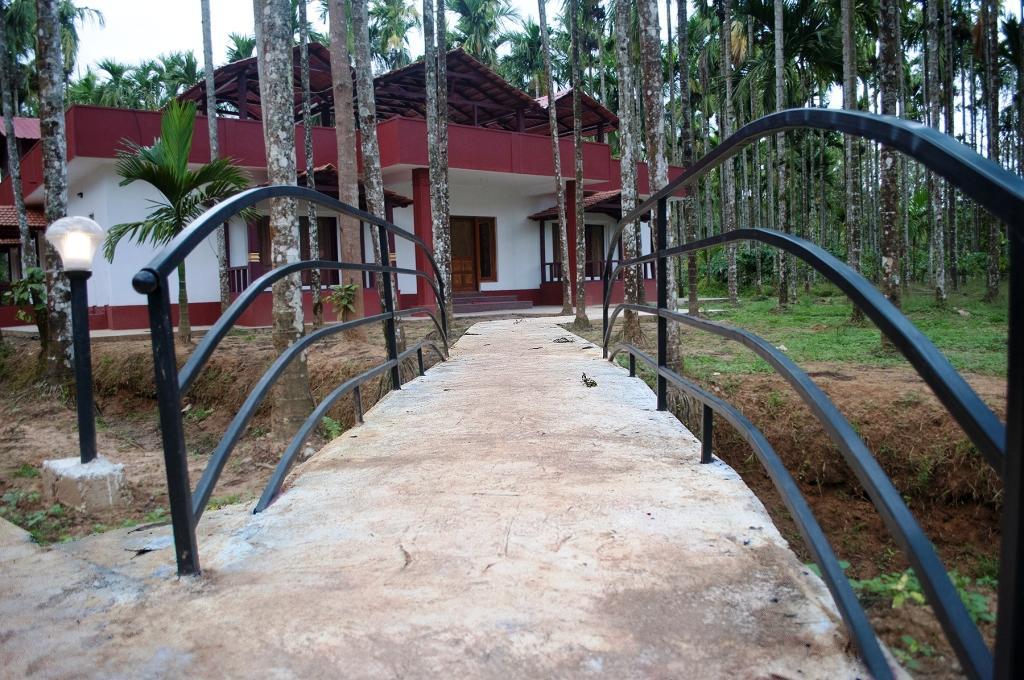 La Flora Prakruth Resort Coorg Madikeri Bagian luar foto