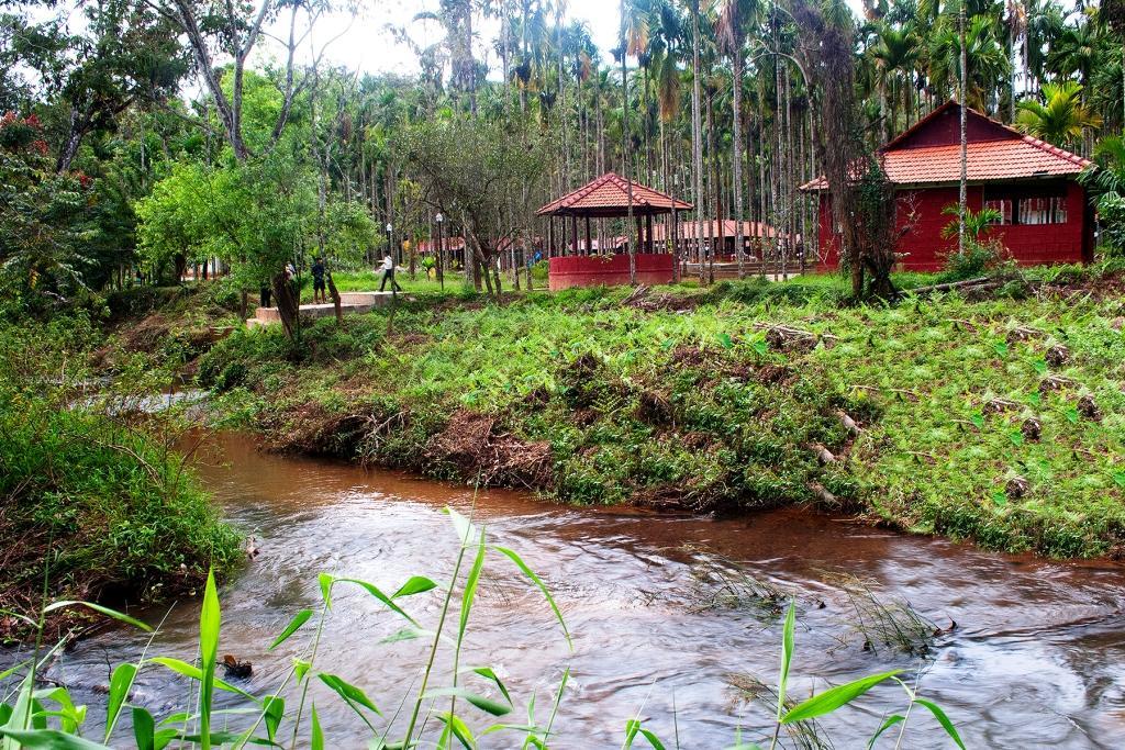 La Flora Prakruth Resort Coorg Madikeri Bagian luar foto