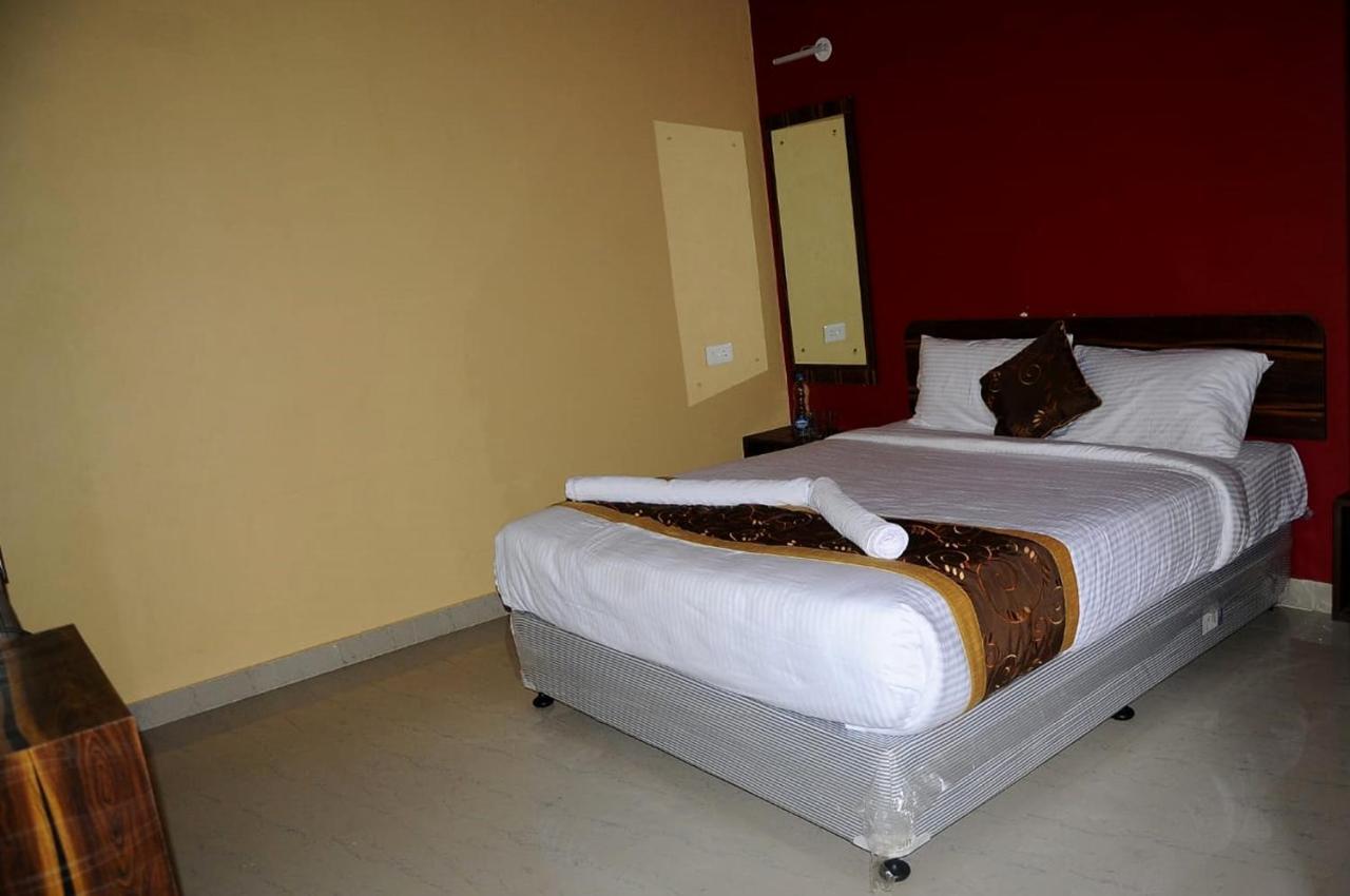 La Flora Prakruth Resort Coorg Madikeri Bagian luar foto